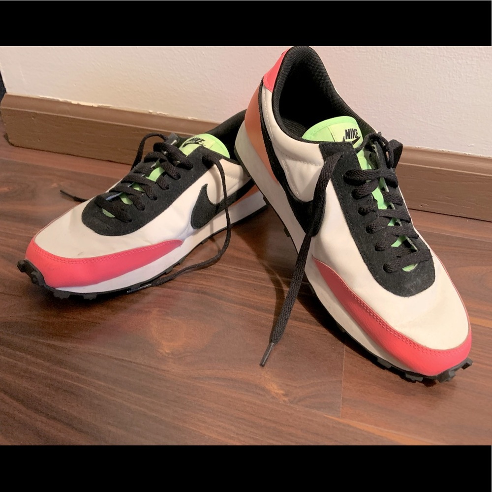 Women’s Nike Daybreak Shoes